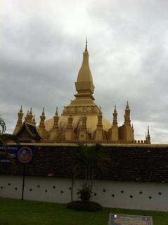 that luang.jpg