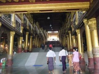 Shwedagon_entrance.jpg